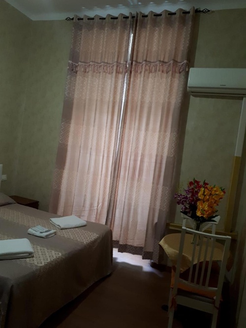 Renting Rooms image 4