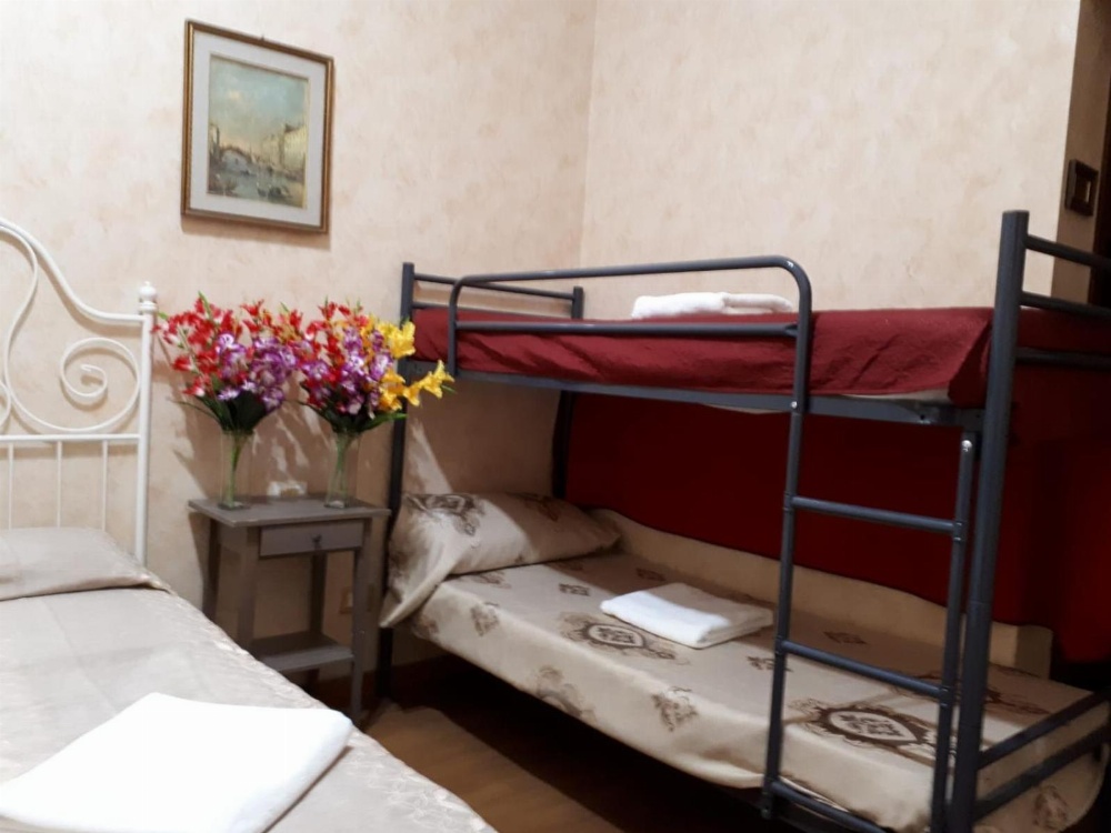 Renting Rooms Main image